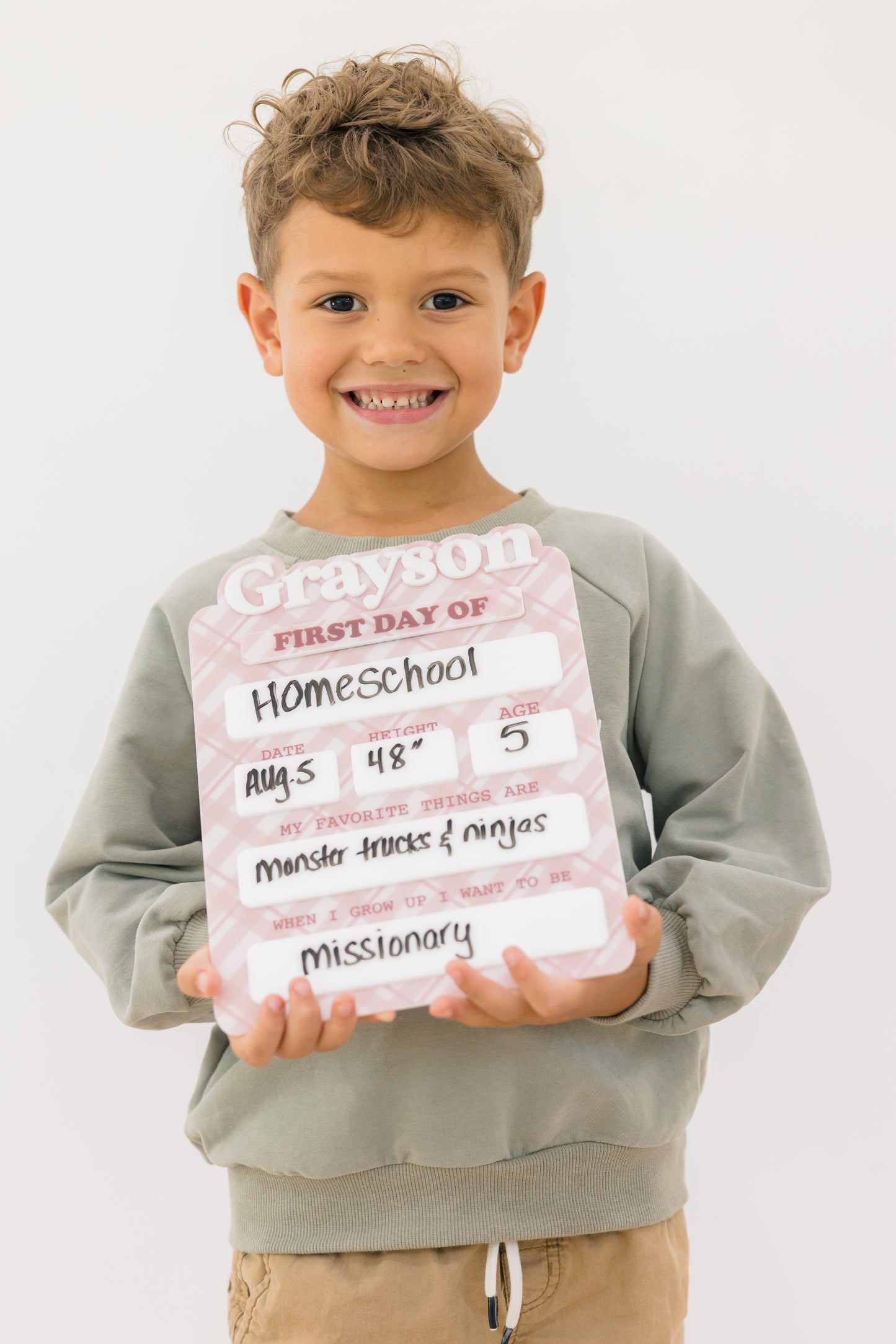 Gingham First & Last Day of School Sign – Personalized Reusable School Photo Board | Custom Back to School Homeschool Sign for Kids