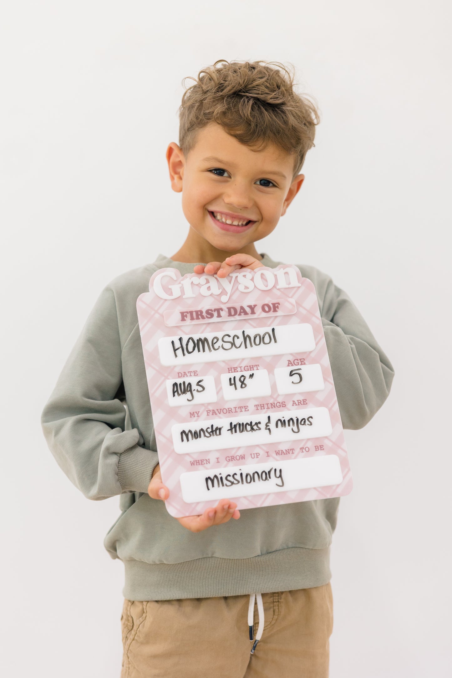 Gingham First & Last Day of School Sign – Personalized Reusable School Photo Board | Custom Back to School Homeschool Sign for Kids