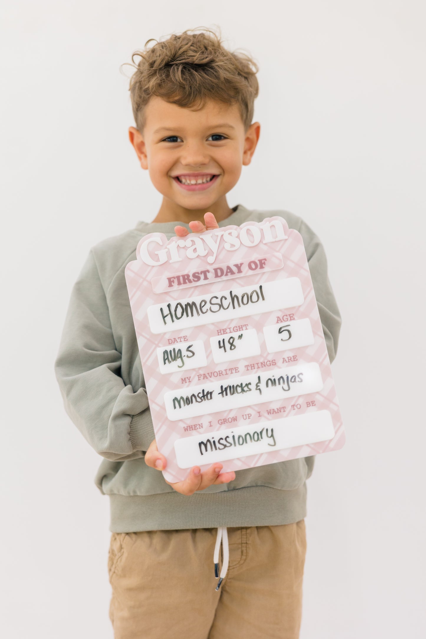 Gingham First & Last Day of School Sign – Personalized Reusable School Photo Board | Custom Back to School Homeschool Sign for Kids