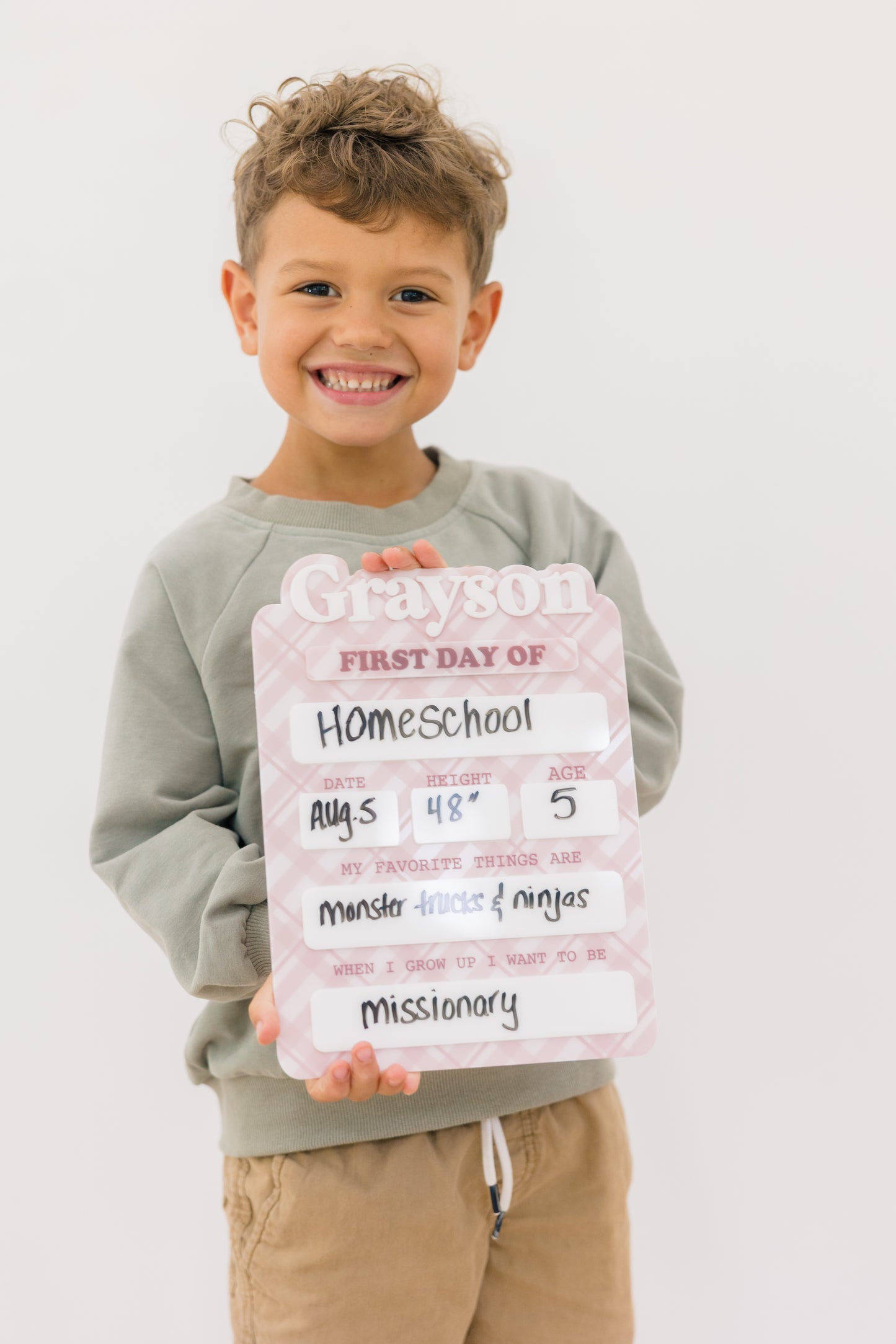 Gingham First & Last Day of School Sign – Personalized Reusable School Photo Board | Custom Back to School Homeschool Sign for Kids
