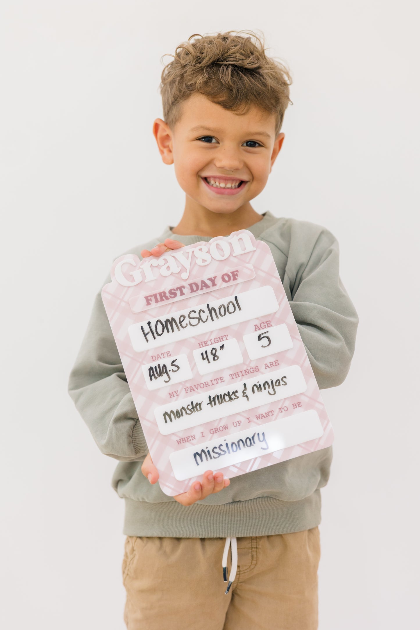 Gingham First & Last Day of School Sign – Personalized Reusable School Photo Board | Custom Back to School Homeschool Sign for Kids