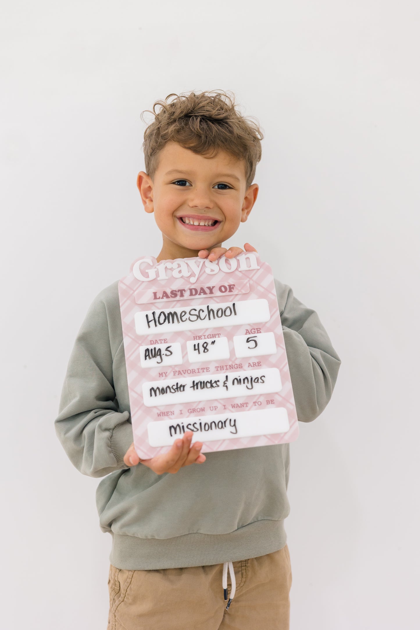 Gingham First & Last Day of School Sign – Personalized Reusable School Photo Board | Custom Back to School Homeschool Sign for Kids