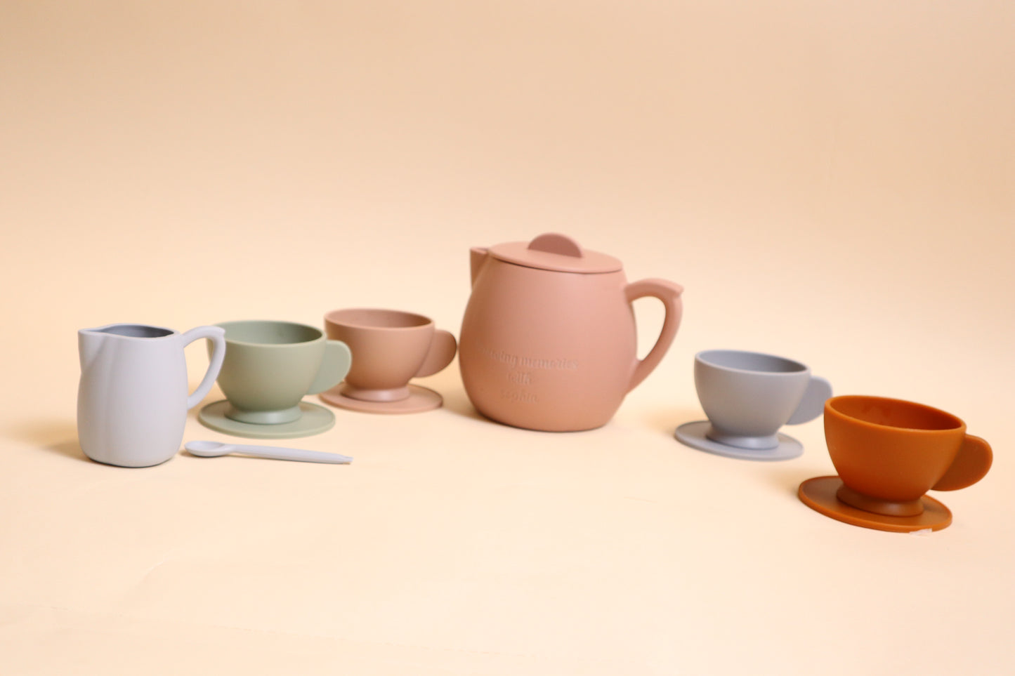 Personalized silicone tea set