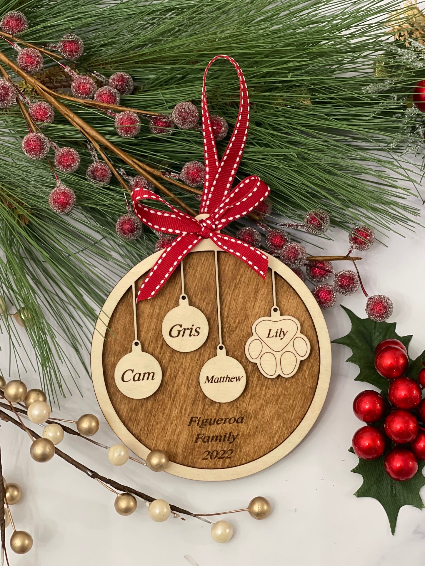 Family & Fur personalized Ornament