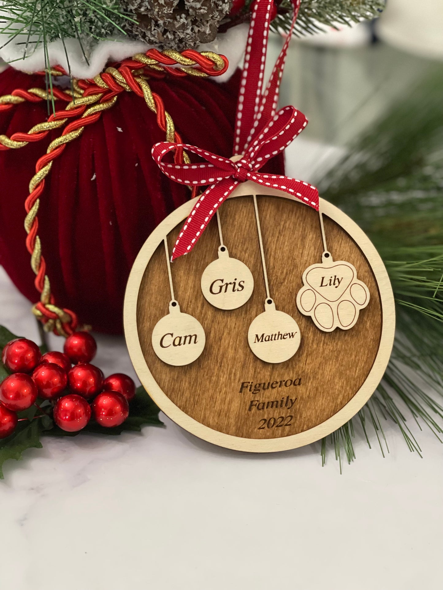 Family & Fur personalized Ornament