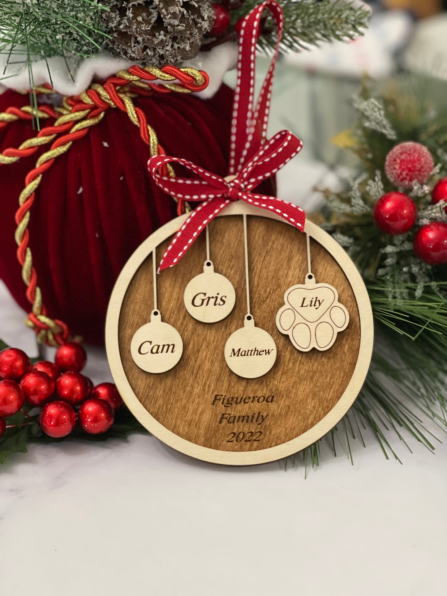 Family & Fur personalized Ornament